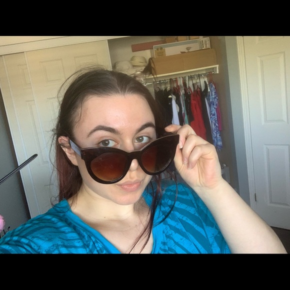 Funky stylish sunglasses, big framed - Picture 6 of 6